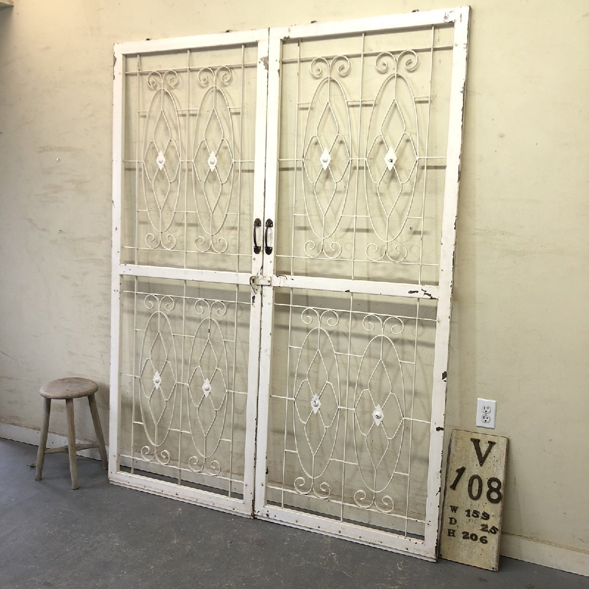 V-108■ W159×H206 古いアイアン製の両開きドア 2枚組建具 観音開きフェンス アンティーク扉 インダストリアル パーティション stkの画像1