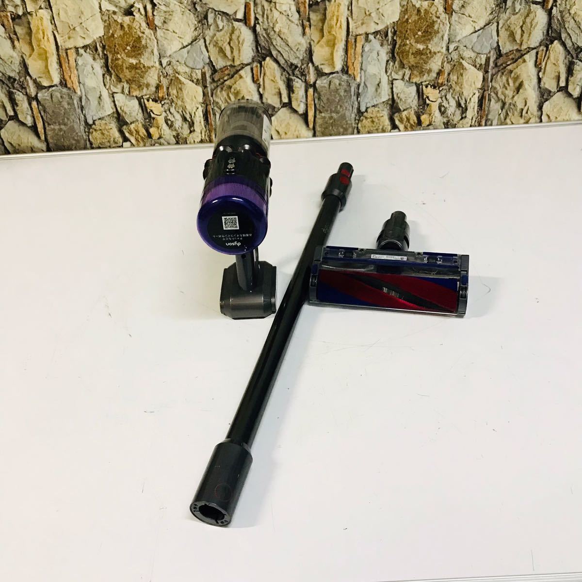 展示品 Dyson ダイソン Micro SV21 /ヘッド付き コードレスクリーナー 掃除機 1.5kg ソフトローラーヘッド 動作確認済_画像5