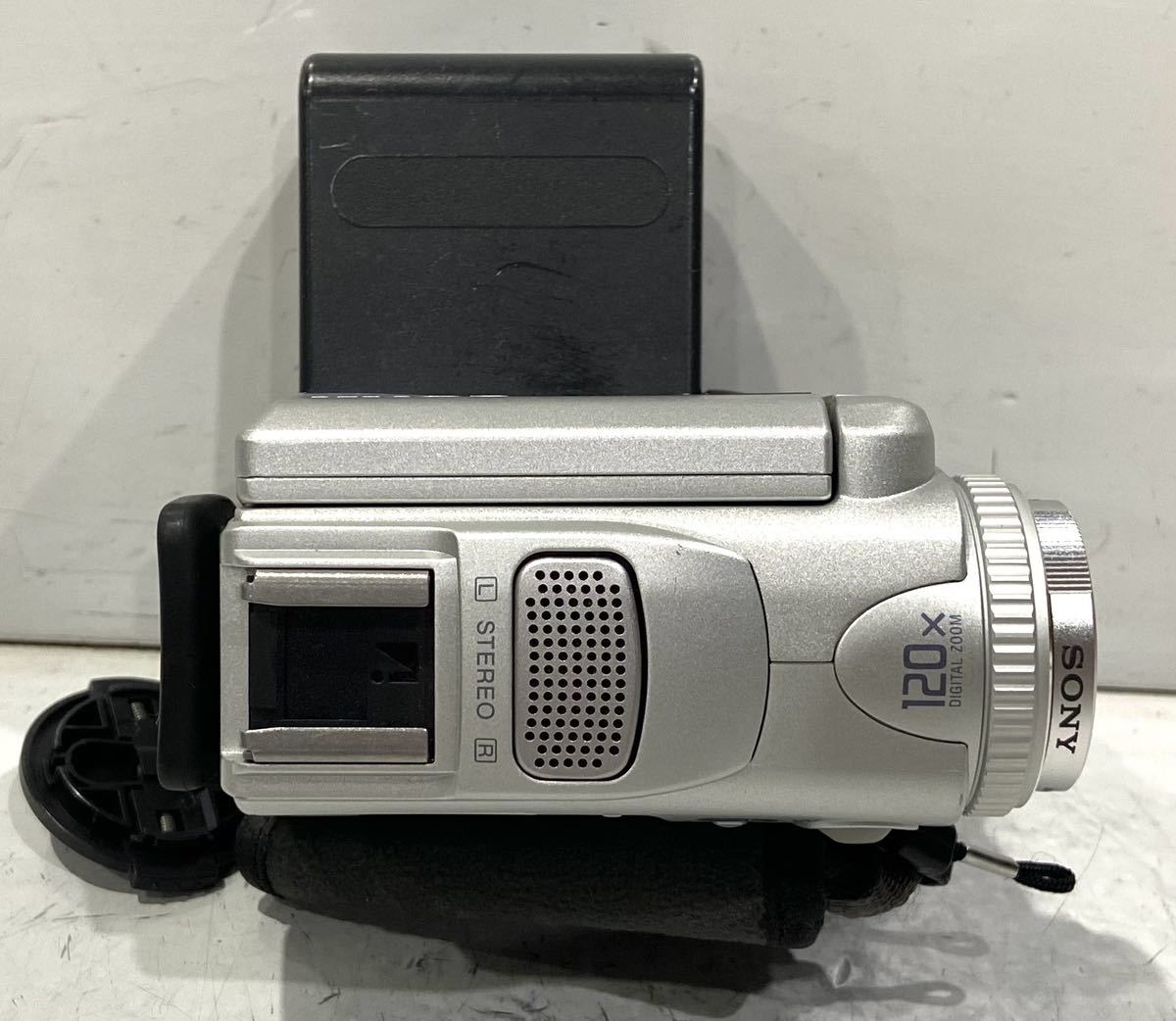 240119F☆ SONY Digital Handycam DCR-PC101 デジタルビデオカメラBATTERY PACK NP-FM90 セット ♪配送方法＝宅急便(EAZY)♪_画像4