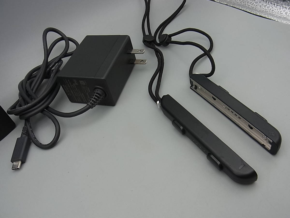 G15-6/Nintendo Switch 本体 スタンド ストラップ ジョイコン 充電器 グレー 任天堂 ニンテンドースイッチ スイッチ ジャンク_画像5