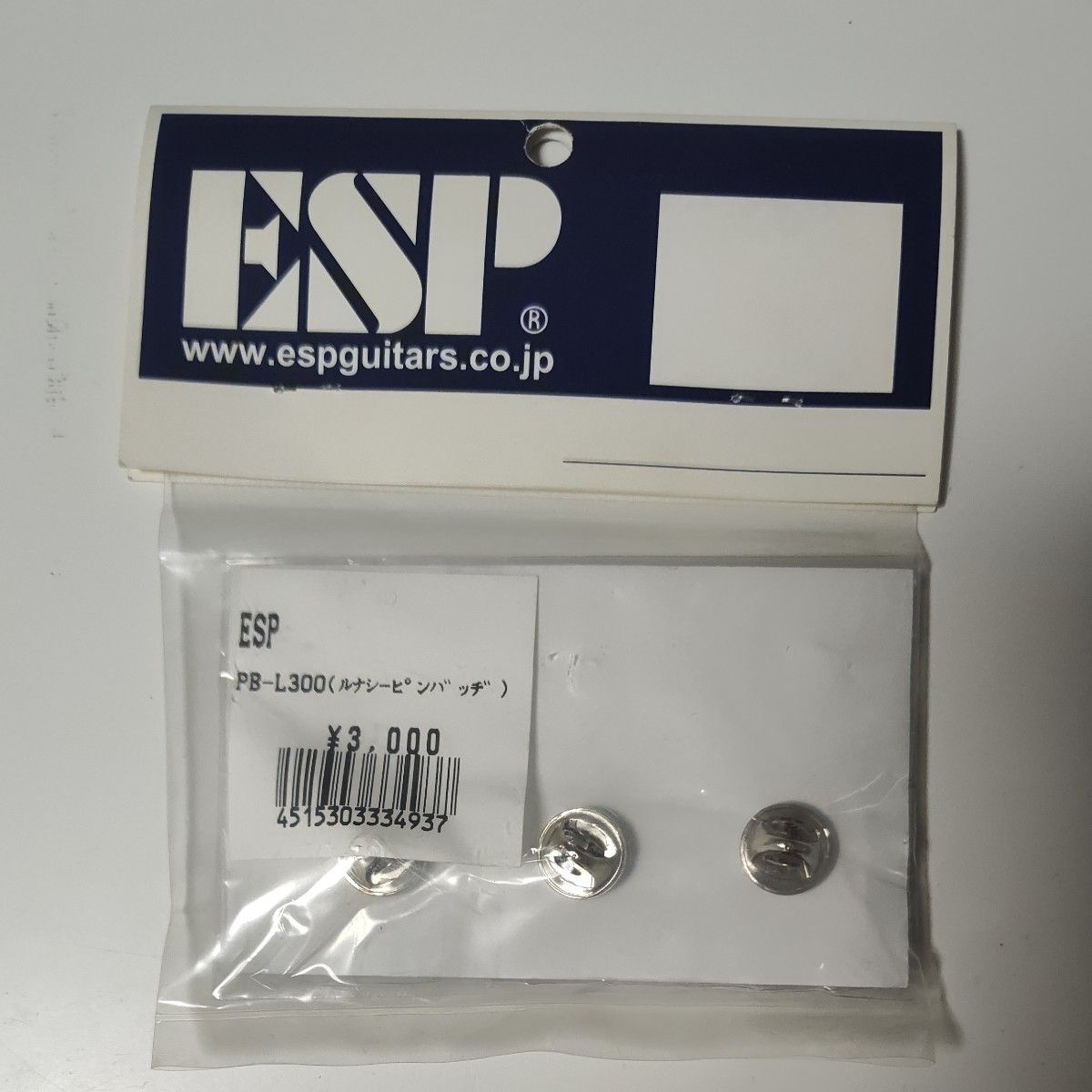 ルナシーピンバッジ　ESP pb-l300
