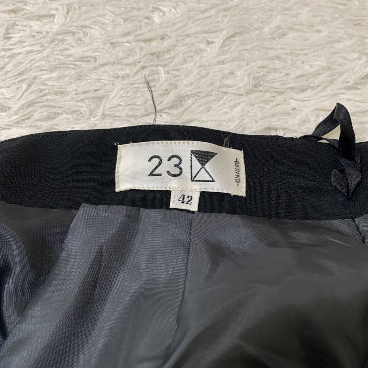 【美品】23区 スカートスーツ セットアップ 上下セット テーラードジャケット ブラック 40 42 大きいサイズ_画像10
