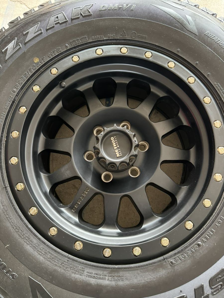 Method Race メソッドMR304 17インチ8.5J±0 139.7 6H BRIDGESTONE BLIZZAK DM-V1 285/70/R17 117R スタッドレスタイヤ fj タコマ ランクル_画像5