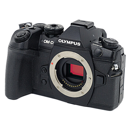 【中古】OLYMPUS ミラーレス一眼カメラ OM-D E-M1 Mark II ボディ ブラック 元箱あり [管理:1050021828]
