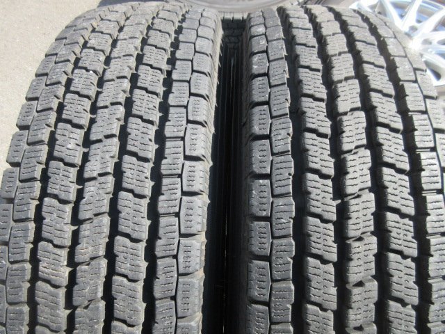 冬用！　スタッドレス　トヨタ　200系　ハイエース　レジアス　195/80R15 107/105　ヨコハマタイヤ　6J　139.7　6H　ガリ傷なし☆_画像10