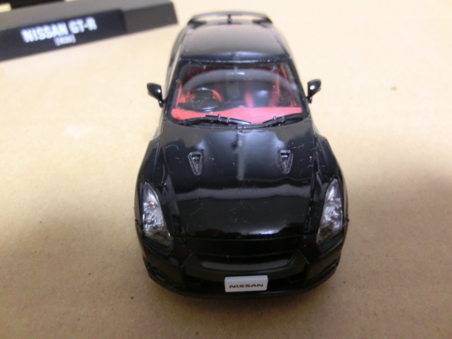 ★1/43バンダイ NISSAN GT-R R35塗装済み組み立てキット スーパーブラック 内装塗装 組み立て済み_画像7