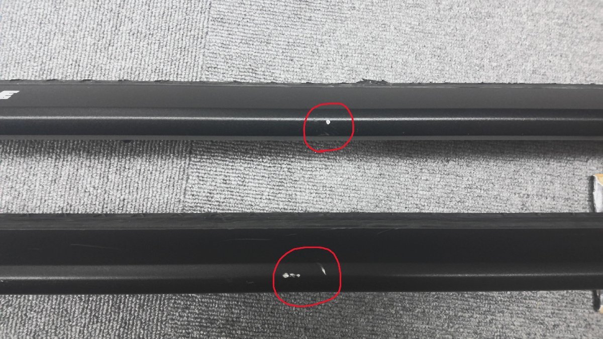 【中古品】THULE スーリー ウイングバーEVOブラック7113B＆フット710410 トヨタ ランドクルーザープラド 用 ベースキャリア_バー本体に傷多数あり