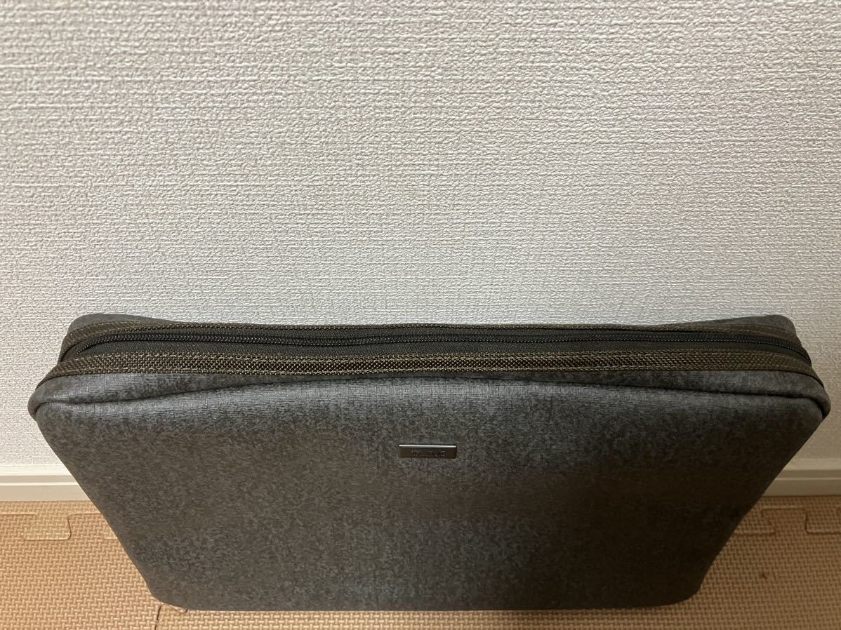 【1円スタート】TUMI PC収納ケース　アールグレイ　未使用&極美品　正規品_画像3