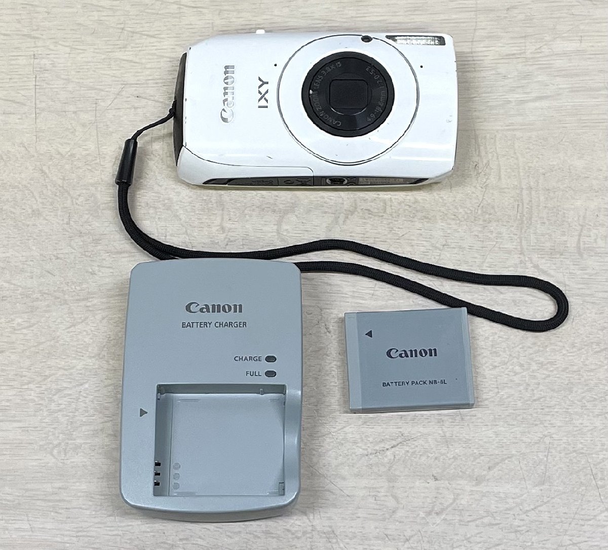 動作品 Canon IXY30S(WH) ホワイト コンパクトデジタルカメラ 1000万画素 コンデジ キャノン_画像1
