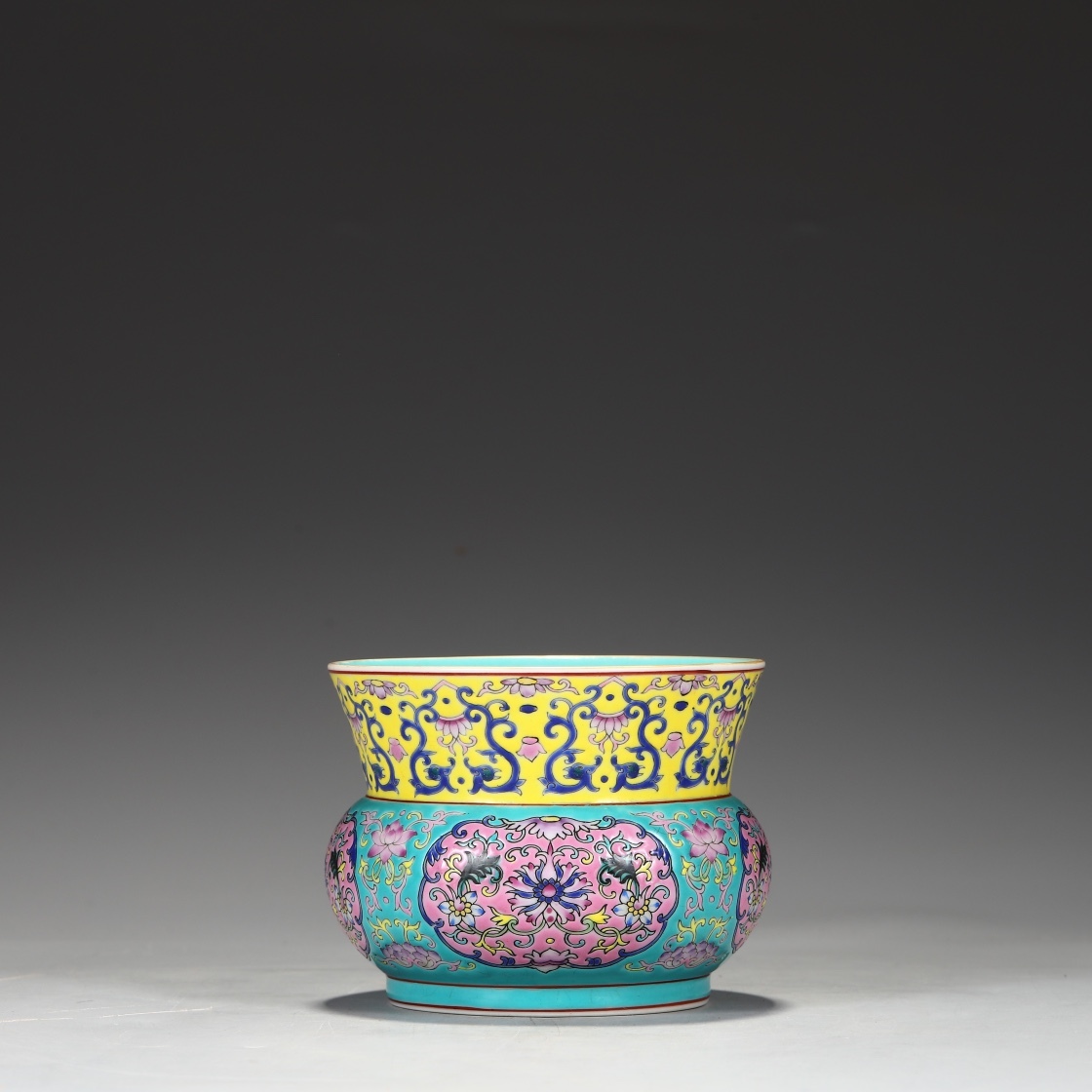 ▽鴻▽清朝時代 陶磁器 雍正年製款 粉彩渣斗 染付 時代物 中国古美術 骨董品