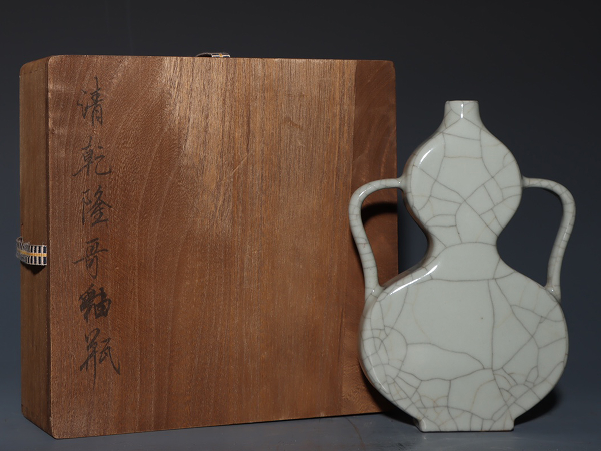 ▽鴻▽清朝時代 陶磁器 哥釉瓢箪瓶 乾隆年製 時代木箱付き 染付 時代物 中国古美術 骨董品