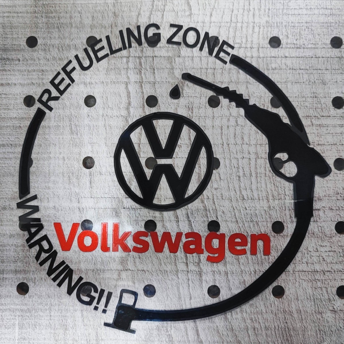 フォルクスワーゲン 給油口 ステッカー【ブラック】Volkswagen ゴルフ ポロ ビートル ニュービートル ティグアン アップ！ パサード GTIの画像1