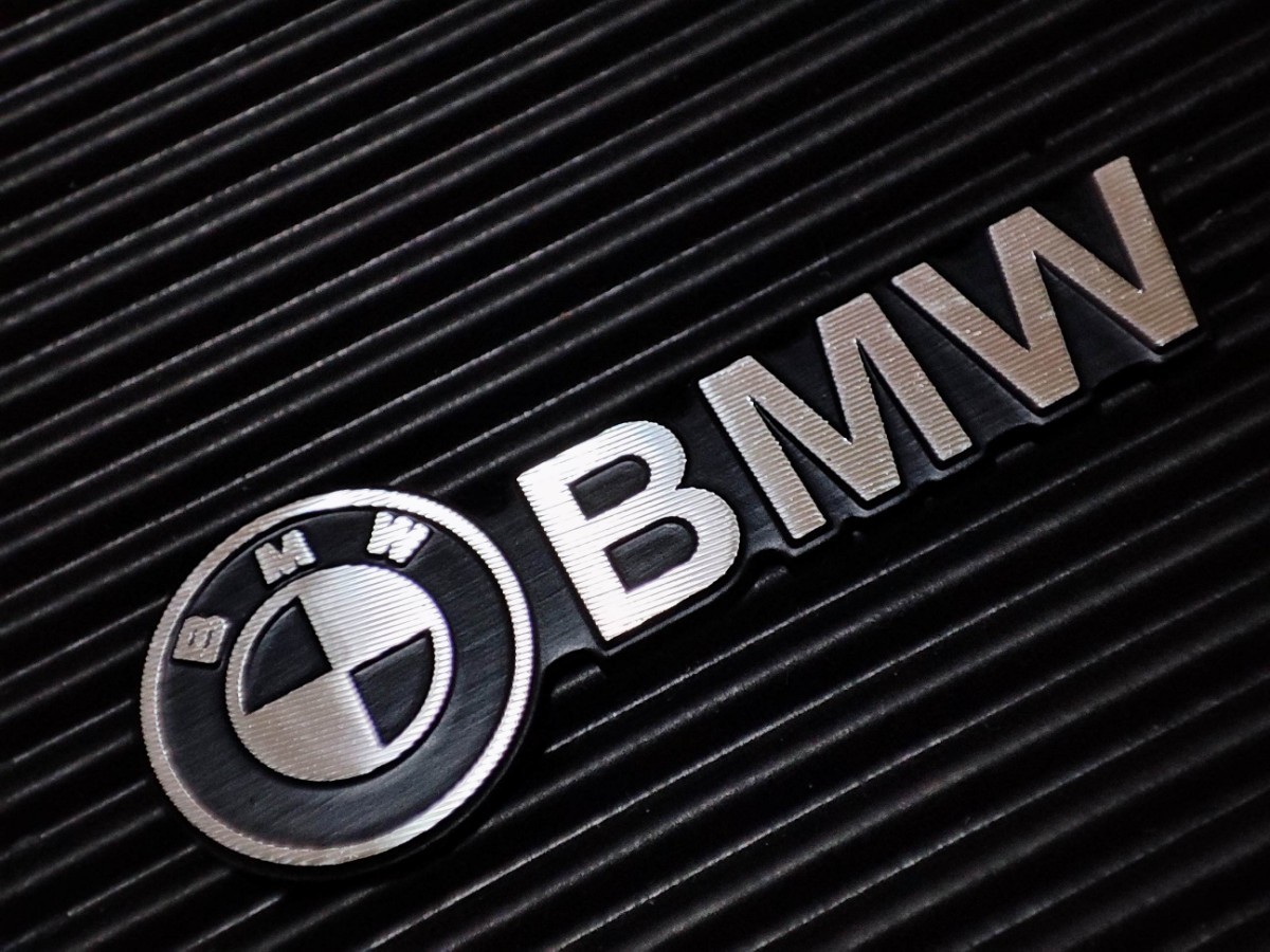 BMW アルミ製 ミニエンブレム(大)1P■MPerformance MSport MPower E36 E39 E46 E60 E90 F10 F20 F30 x1x2x3x4x5x6x7x8 320 325 デカール_画像2