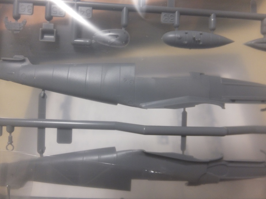 新品未使用　タミヤ　1/72　メッサーシュミット Bf109 G-6　未組立キット_画像3