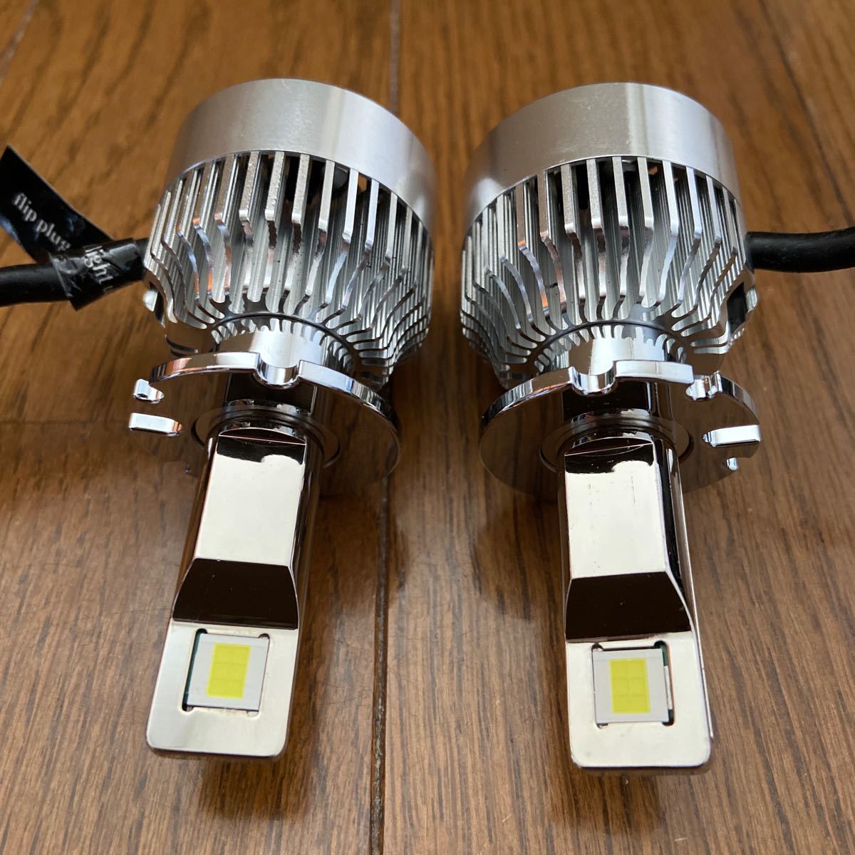 HID屋 Qシリーズ　D2S D2R D4S D4R 19600lm 6500k LED ヘッドライト バルブ　プリウス30 _画像2