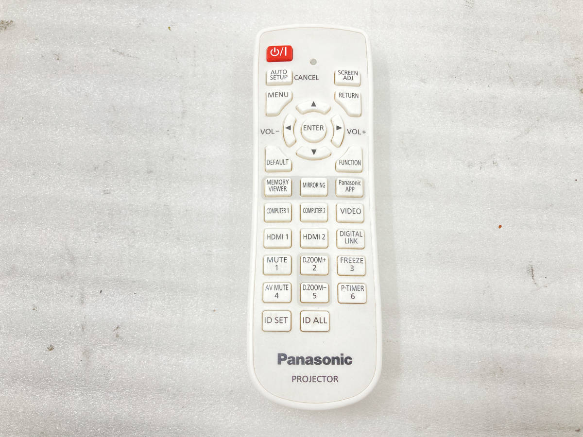 2個入荷　●Panasonic プロジェクター リモコン　N2QAYA000146　中古動作品_画像1