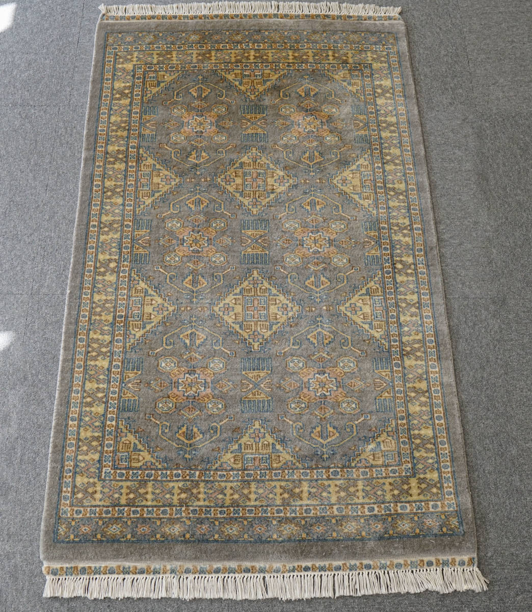 138×81cm【パキスタン手織り絨毯】| カーペット、ラグ 138×81cm【パキスタン手織り絨毯】| カーペット、ラグ