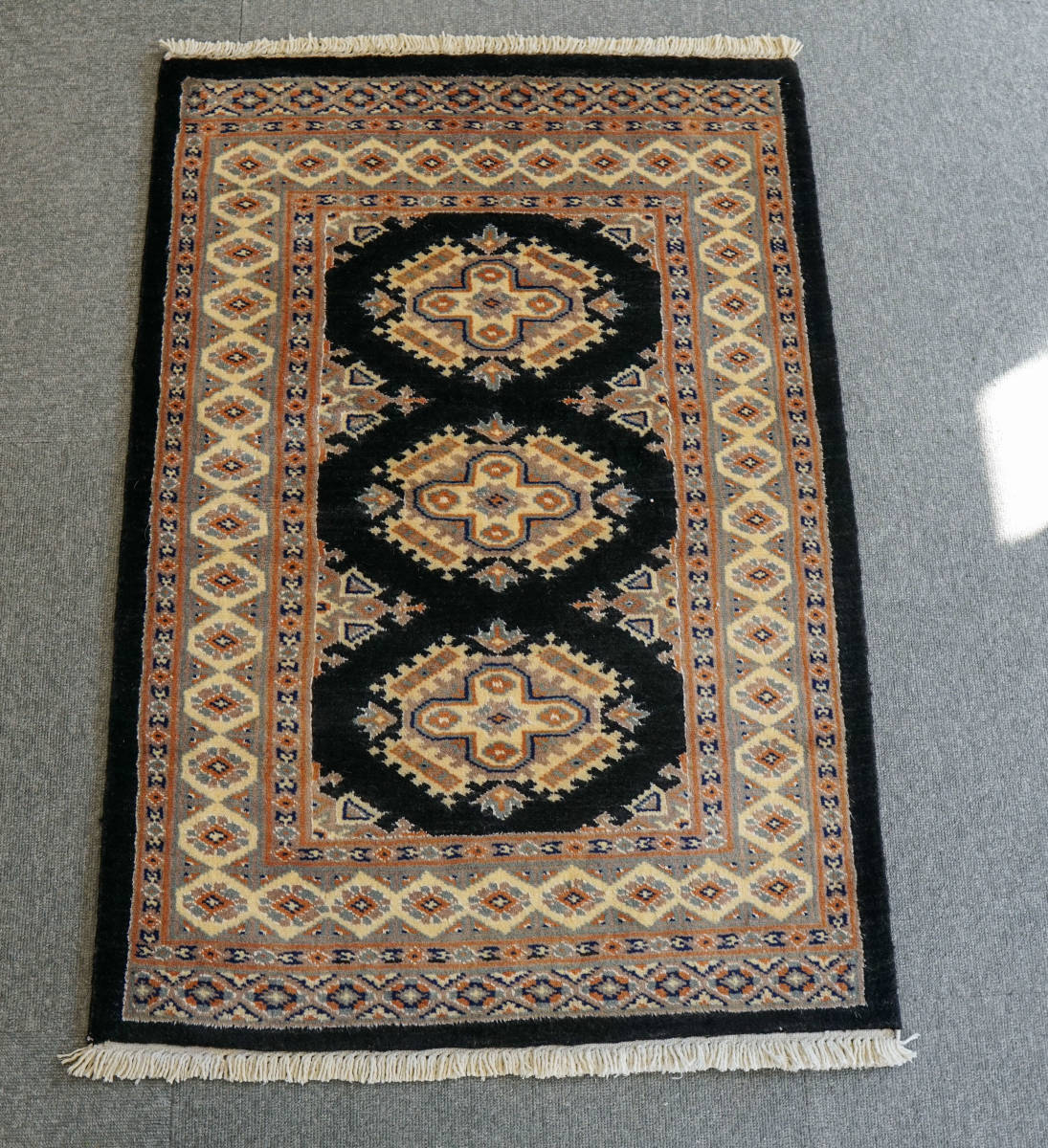 92×64cm【パキスタン手織り絨毯】 92×64cm【パキスタン手織り絨毯】