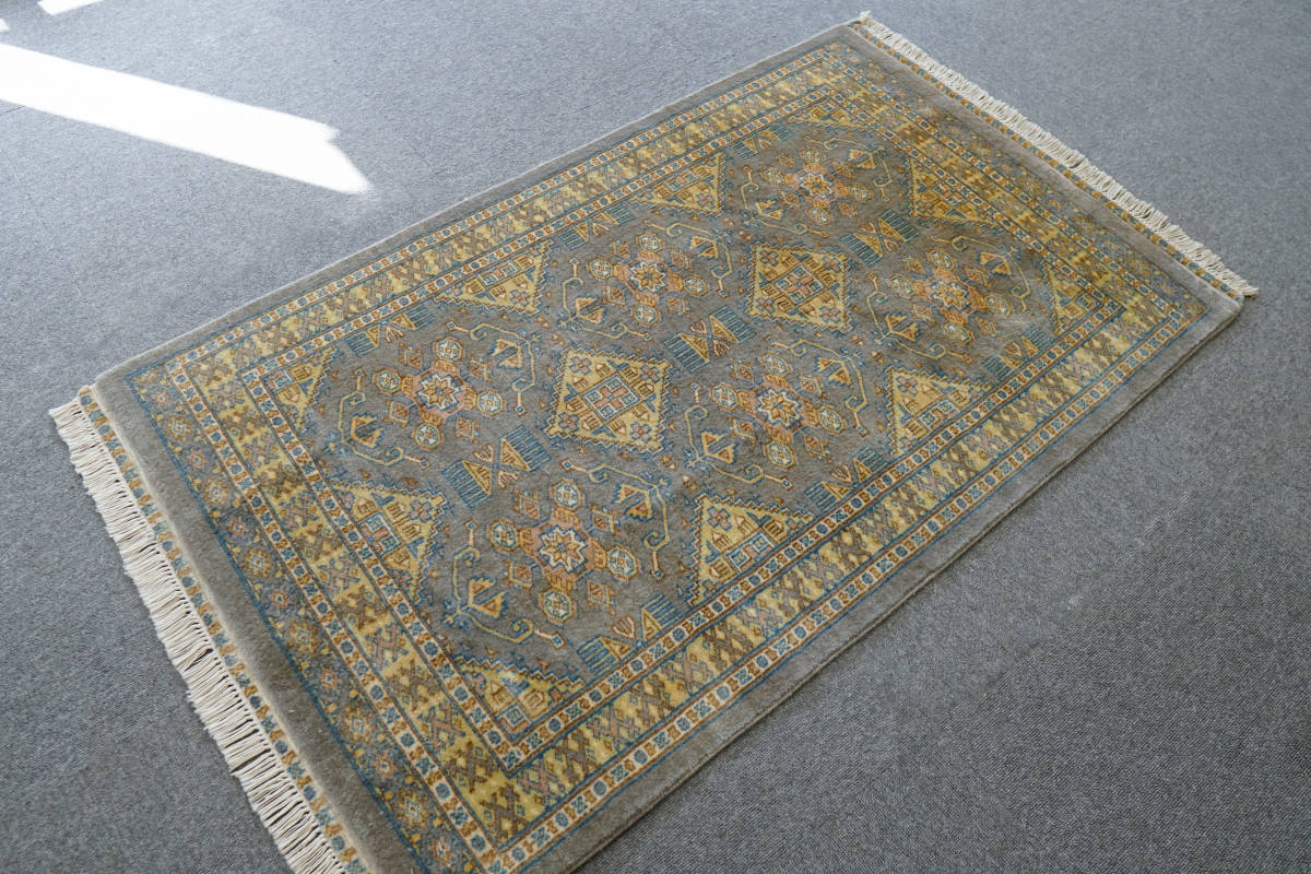 138×81cm【パキスタン手織り絨毯】| カーペット、ラグ 138×81cm【パキスタン手織り絨毯】| カーペット、ラグ