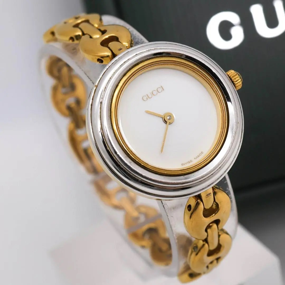 《人気》GUCCI 腕時計 ホワイト シルバー ブレス チェンジベゼル c
