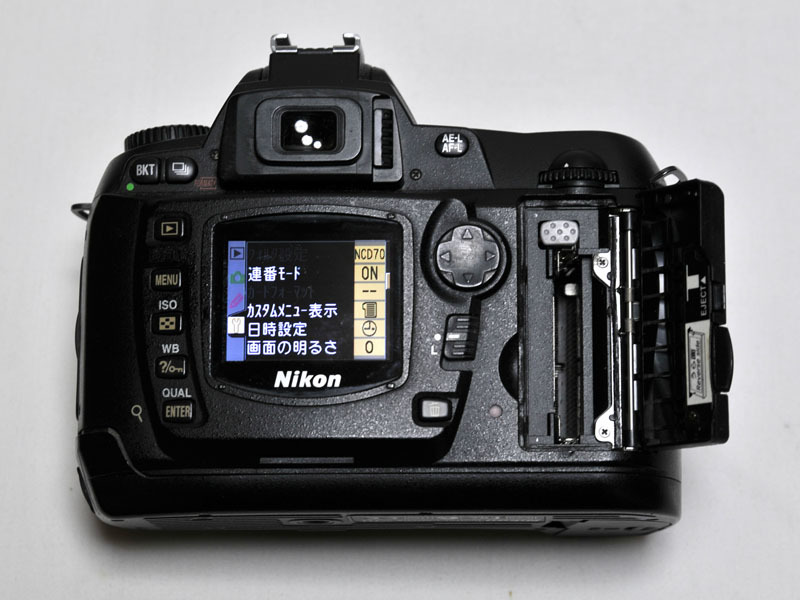 ☆ ニコン Nikon D70 本体 #150 ショット数4693 ☆ 現状_背面、液晶、CFカード部