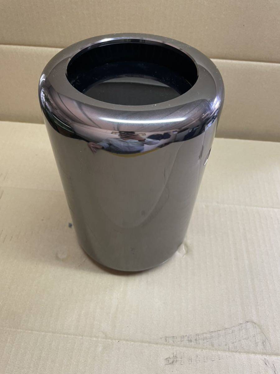 電源OK APPLE Mac Pro Late 2013 A1481 現状品 ジャンク　詳細不明_画像4