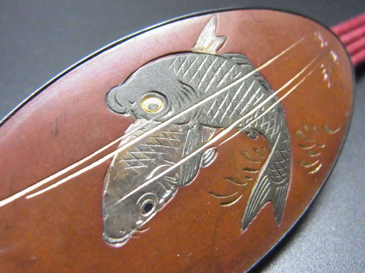 B843　アンティーク　金工/彫金　在銘　双魚鯉彫刻　帯締め　紐金具　帯留め　約30ｇ　和装小物　_画像3