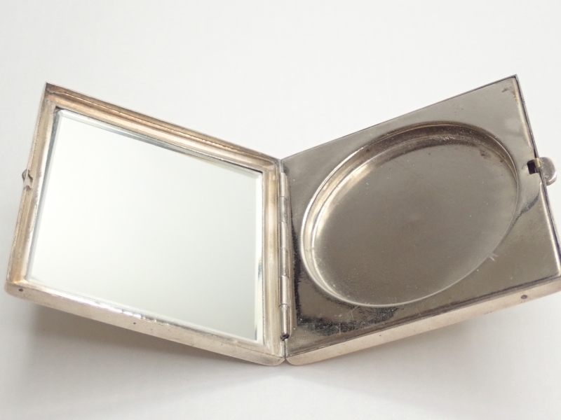 C500　シルバー　コンパクト　パウダーケース　69ｇ　彫金　銀製　レトロ　SILVER　_画像7