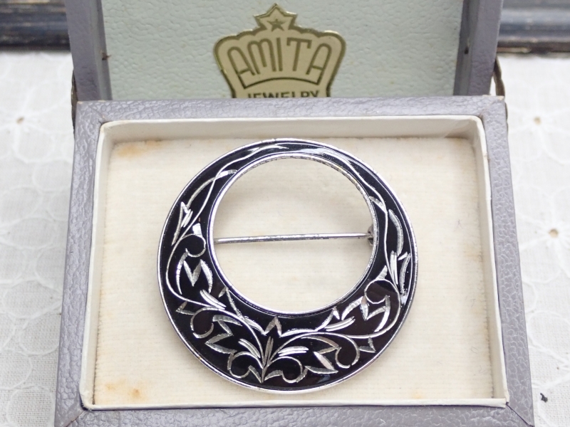 L649　ヴィンテージ シルバー ブローチ　AMITA 金属彫金 STERLING　Kyoyto JAPAN Vintage brooch_画像1