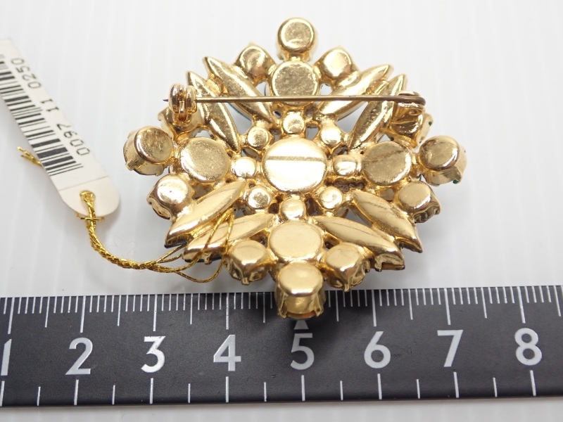 L685　ヴィンテージ ブローチ ラインストーン カボッション ブルー/ウォーターブルー　オーストリア製 AUSTRIA Vntage brooch_画像8