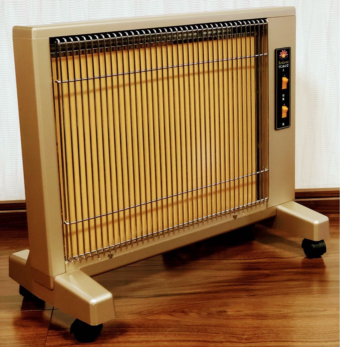 遠赤外線ヒーター サンルミエ キュートE800LS 日本製(動作確認 遠赤外線ヒーター サンルミエ キュートE800LS 日本製(動作確認