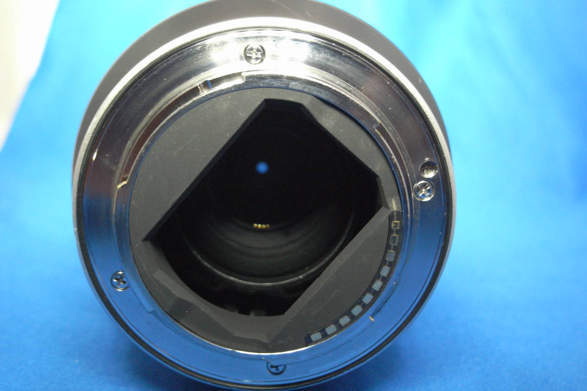 タムロン　28-75mm F/2.8 Di III RXD (Model A036)　送料込 実用並品　現状渡し　機能面問題なし　フルサイズ　大口径標準レンズ　α７に_画像3