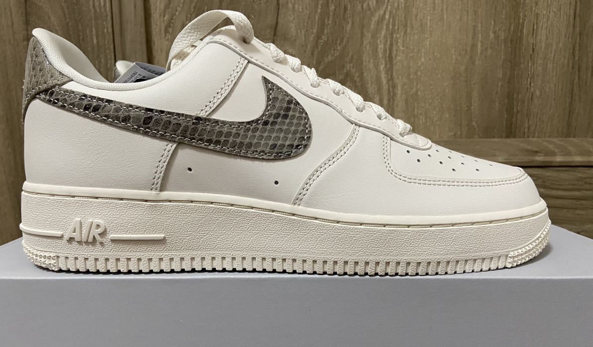 即決28.5cm NIKE WMNS AIR FORCE1 Low '07 Phantom ナイキ ウィメンズ エアフォース1 ロー '07 ファントム SNAKE スネーク　蛇柄　新品_画像2