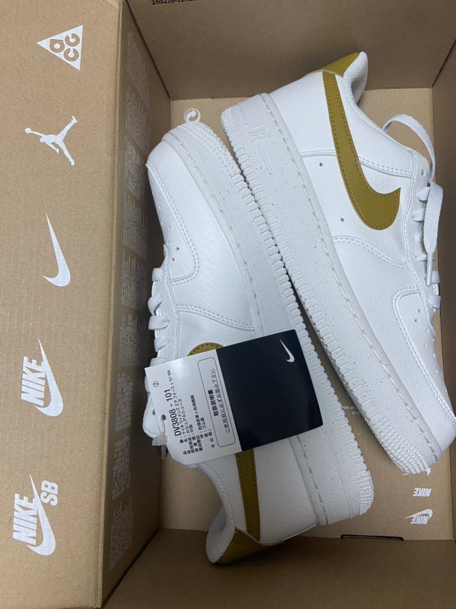 即決23.5cm NIKE AIR FORCE1 ナイキ エアフォース1 スニーカー WMNS AIR FORCE 1 07 ホワイト 白 新品正規_画像4