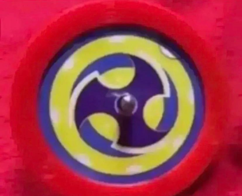 小物玩具！超技を磨く！日本こままわし協会認定独楽：回し紐付‘「ツバメ」 巴に赤色のパターンの画像7