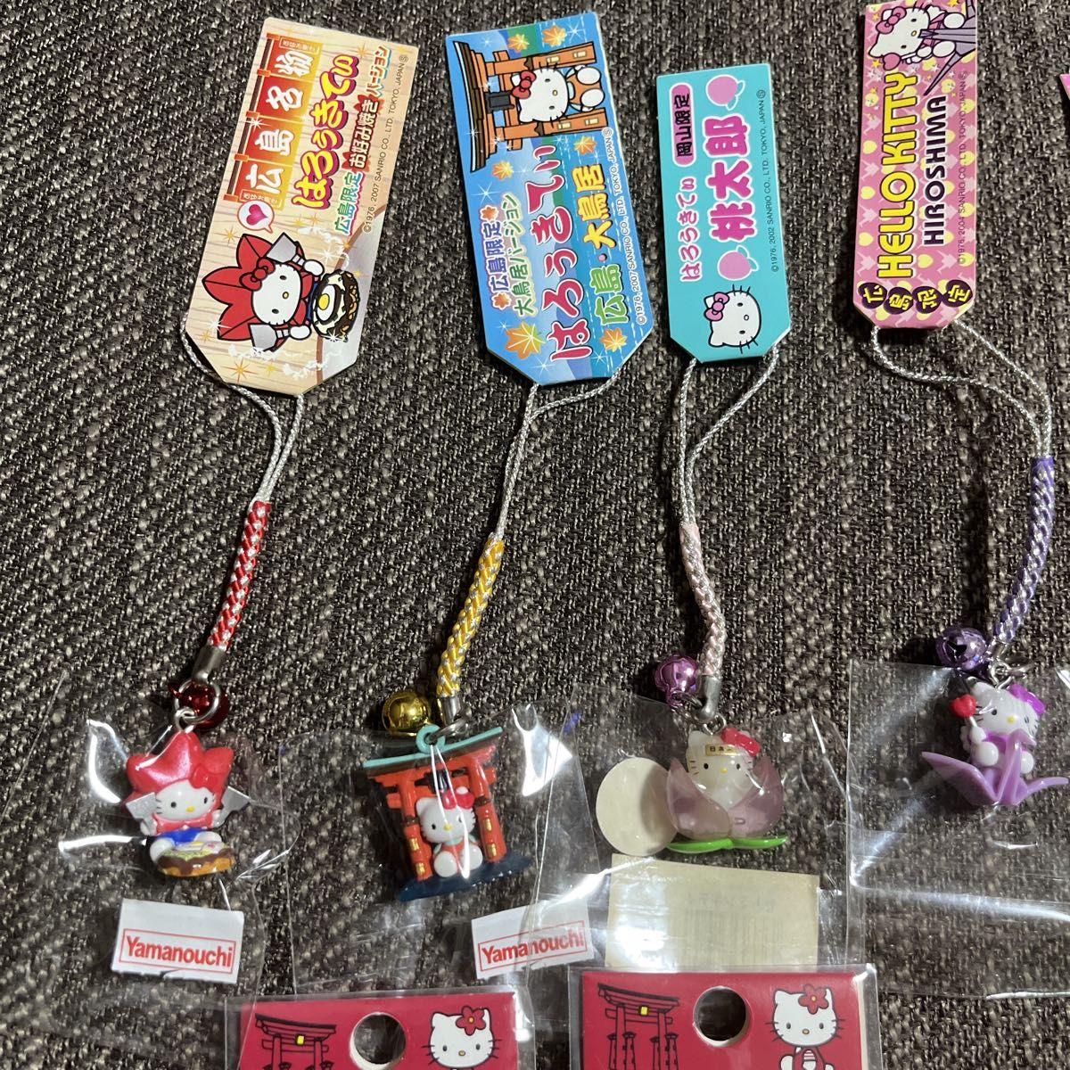 値下げ【新品未開封】ご当地キティ 根付け ストラップ まとめ売り 平成 レトロ レア キティちゃん 根付 限定 広島 宮島 岡山 値下げ【新品未開封】ご当地キティ 根付け ストラップ まとめ売り 平成 レトロ レア キティちゃん 根付 限定 広島 宮島 岡山