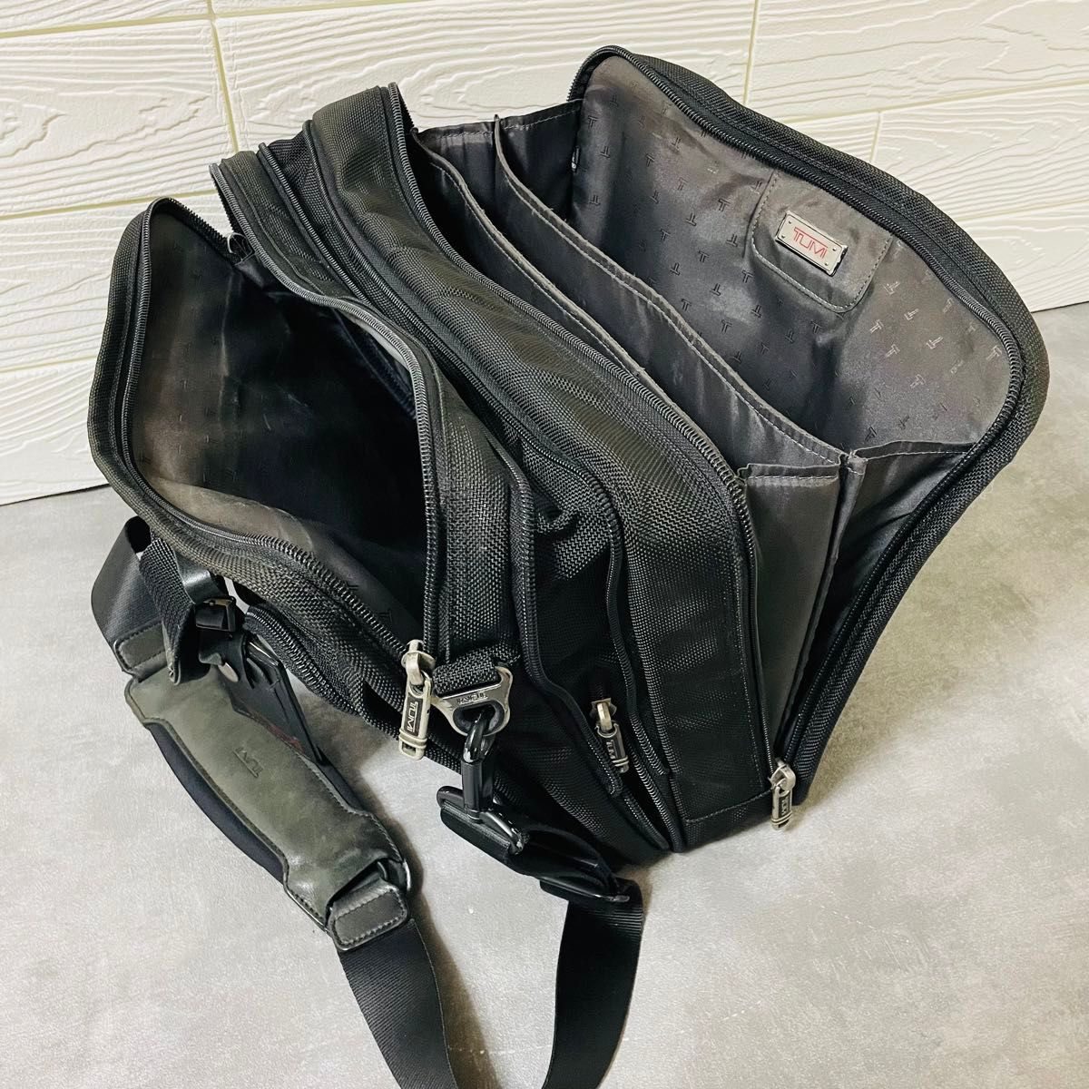 美品　TUMI トゥミ　ビジネスバッグ　ブリーフケース　2way 26141D4 ショルダーバッグ　キャリーバッグ