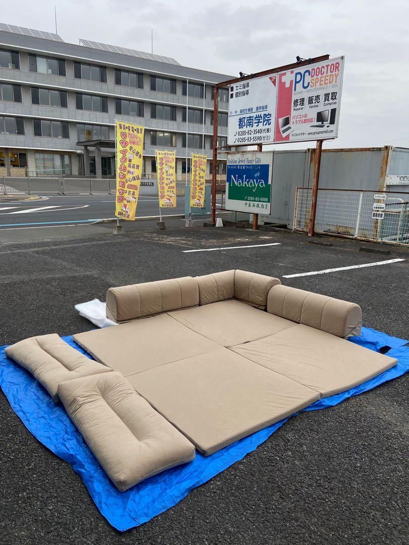 クッション付き ごろ寝ソファ 215 x 215cm クッション付き ごろ寝ソファ 215 x 215cm