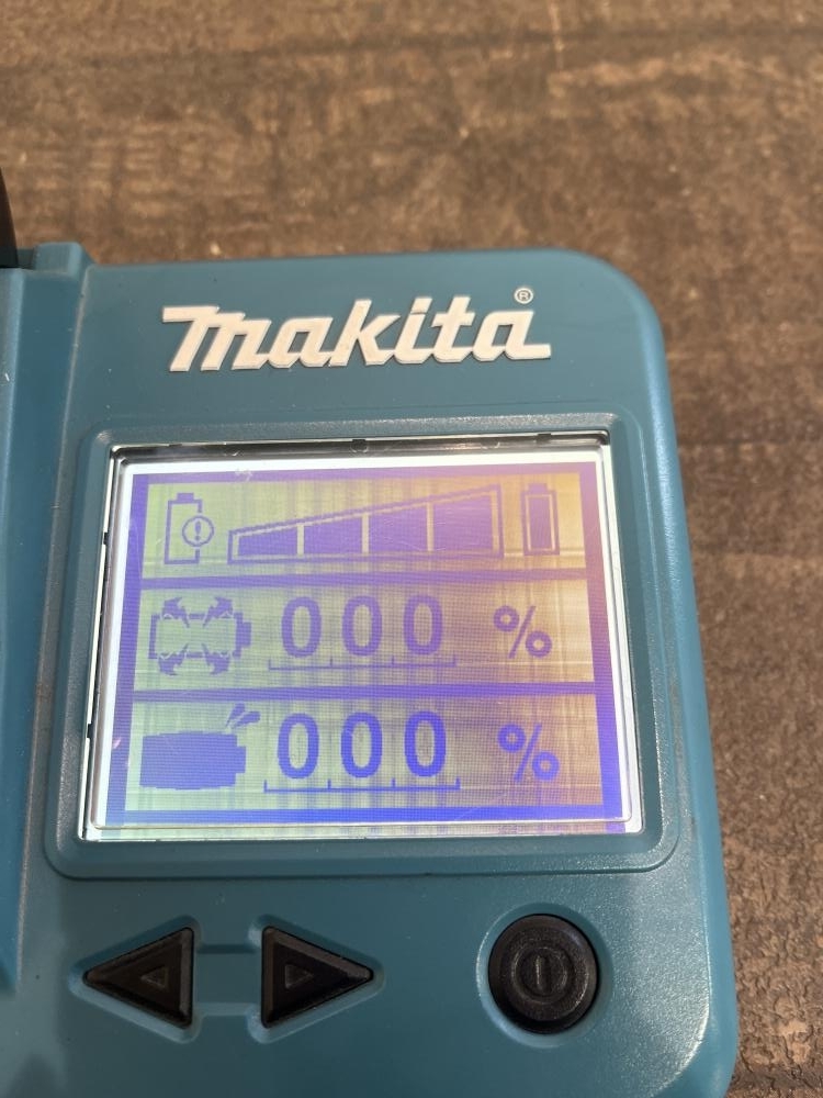 009▼ジャンク品▼マキタ makita バッテリ BL1830 急速充電非対応 充電61回 充電不可 不動品_画像6