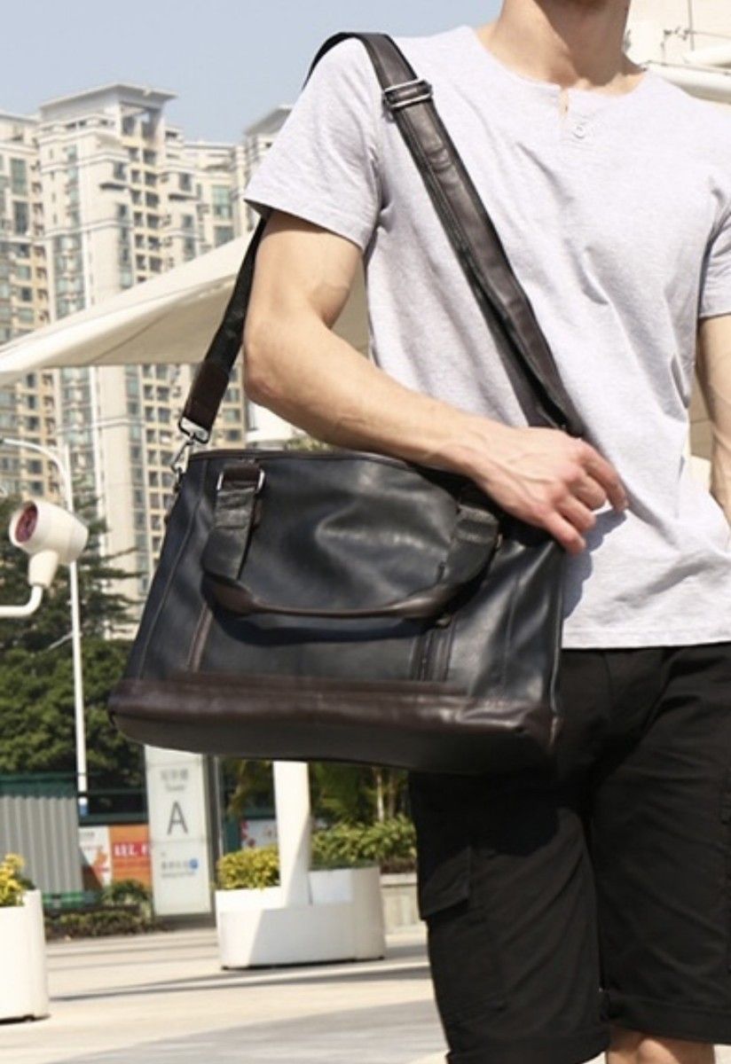 【ショルダーバッグ】色ブラック　肩掛けバッグ　通勤・通学バッグ　大容量　男女兼用