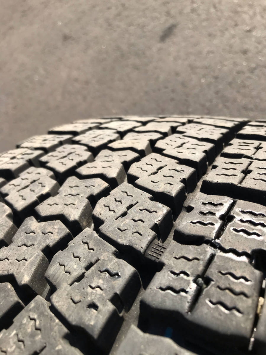 【M】安い 中古 215/70R17.5 123/121J M919 2019年製 6本セット トーヨー スタッドレス　片べりしにくい_画像3