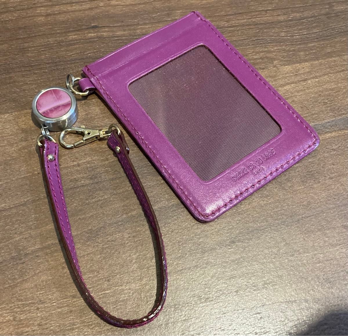 COMME CA DU MODE コムサデモード クロコ型押し リール付き パスケース
