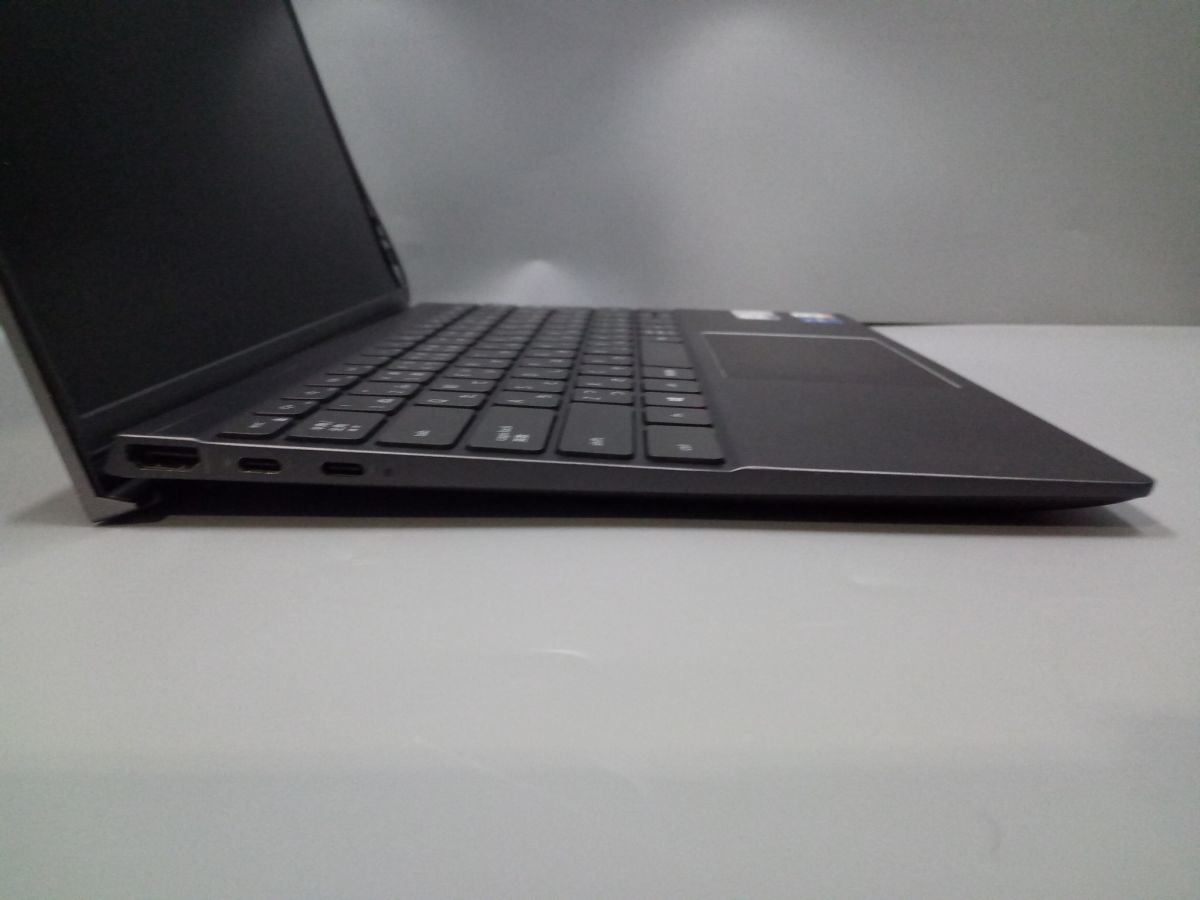 ★1円開始★第11世代★DELL Inspiron 13 5310 Core i5 11320H 8GB★現状引渡★ストレージ/OS無★BIOSまで動作確認★画面破損シミ_画像3