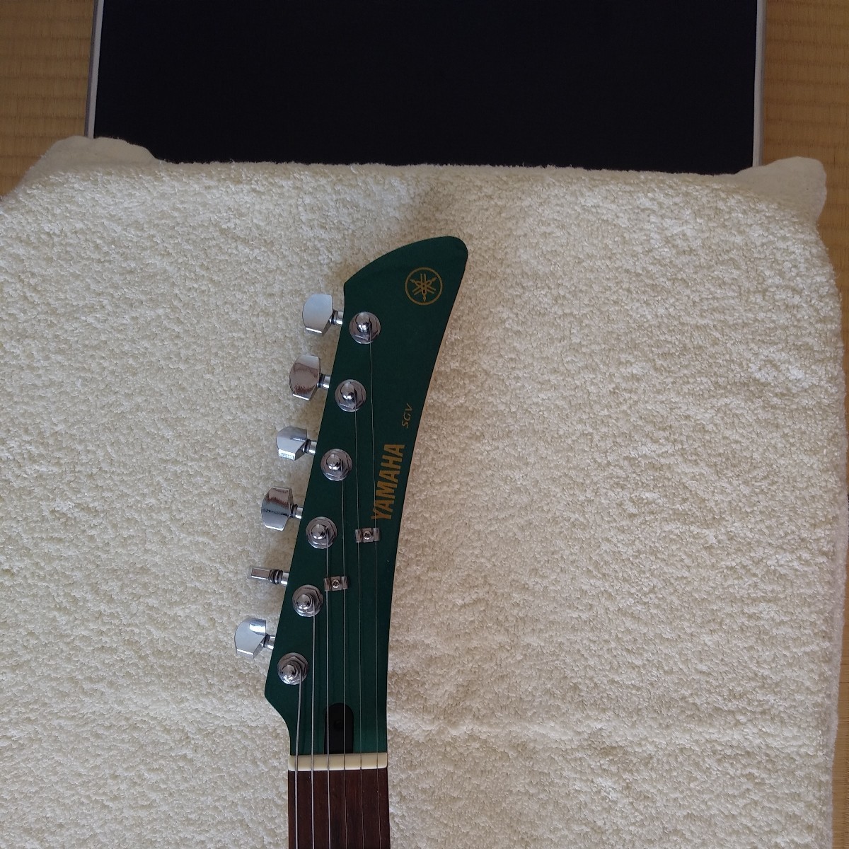 ヤマハ　エレキギター　SGV300 パールグリーン_画像3