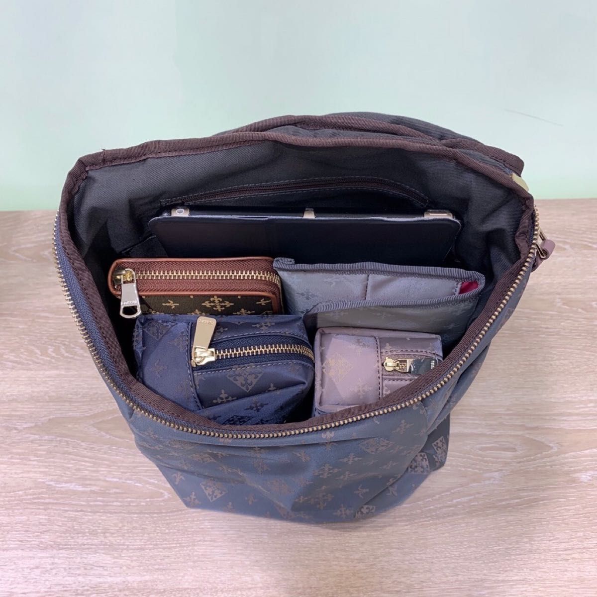 極美品】russet ラシットリュックサック ブラック ネイビー 極美品】russet ラシットリュックサック ブラック ネイビー
