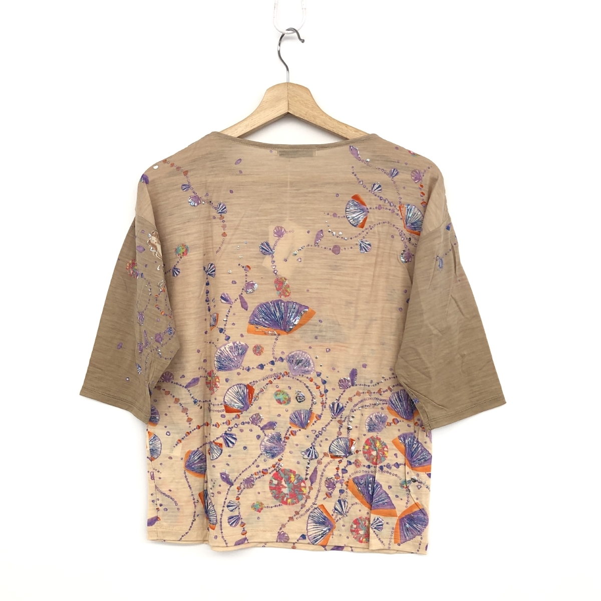  как новый *tsumori chisato Tsumori Chisato cut and sewn размер 2* бежевый женский ракушка ювелирные изделия . принт tops 