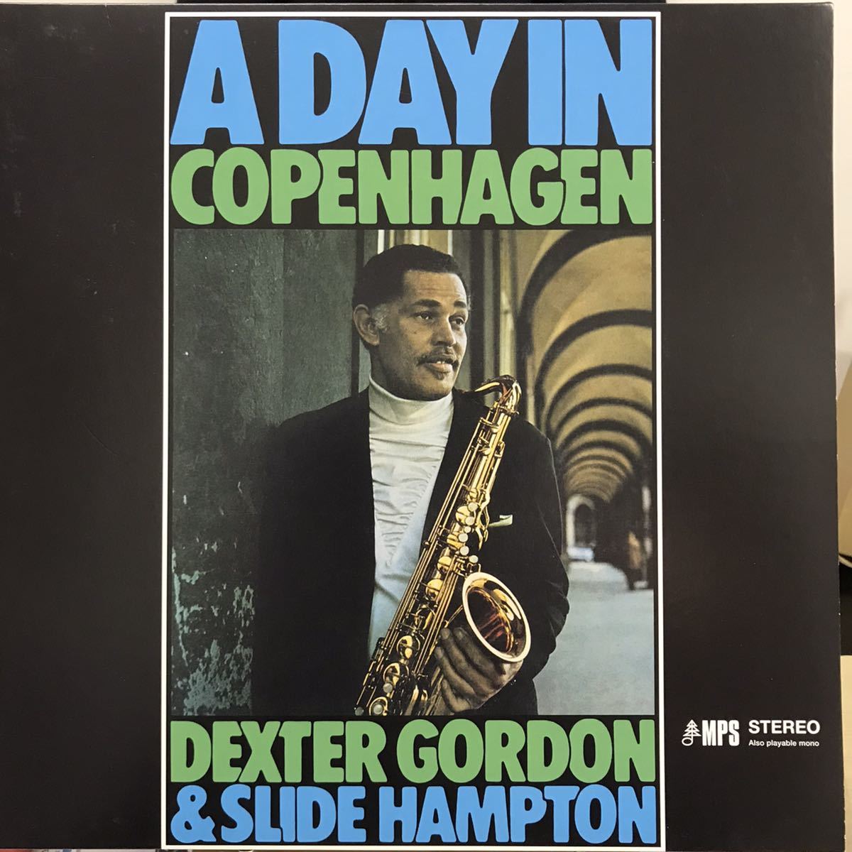   блиц-цена   красивый  пластинка   2009 год  вес  Reissue LP Dexter Gordon & Slide Hampton / A Day In Copenhagen
