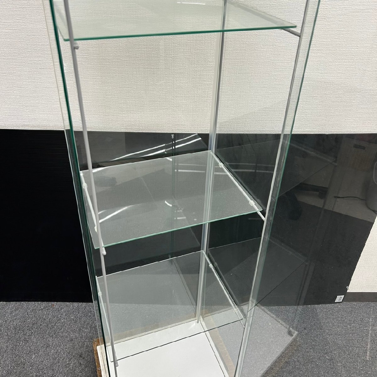 桐生店【NO delivery・中古品】1-88 IKEA イケア DETOLF デトルフ 4段ガラスショーケース/ガラス扉キャビネット【AA-926745-1】直接引取限_画像2