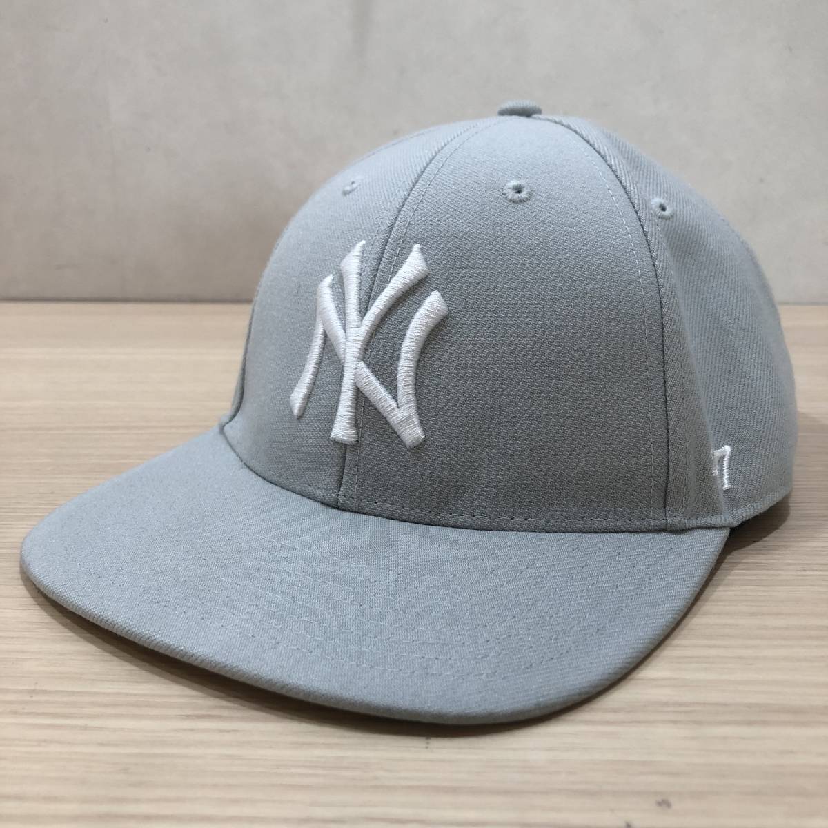 『New York Yankees ヤンキース キャップ GREY グレー 47キャップ 』_画像2