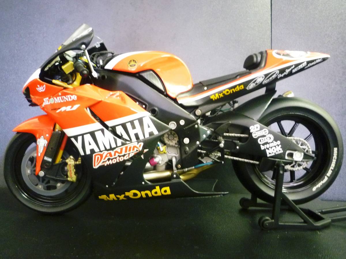 ミニチャンプス　1/12 ヤマハ YZR-M1 中野真矢 #56 YAMAHA YZR M1 Antena 3 D'Antin 2003 MotoGP_画像5